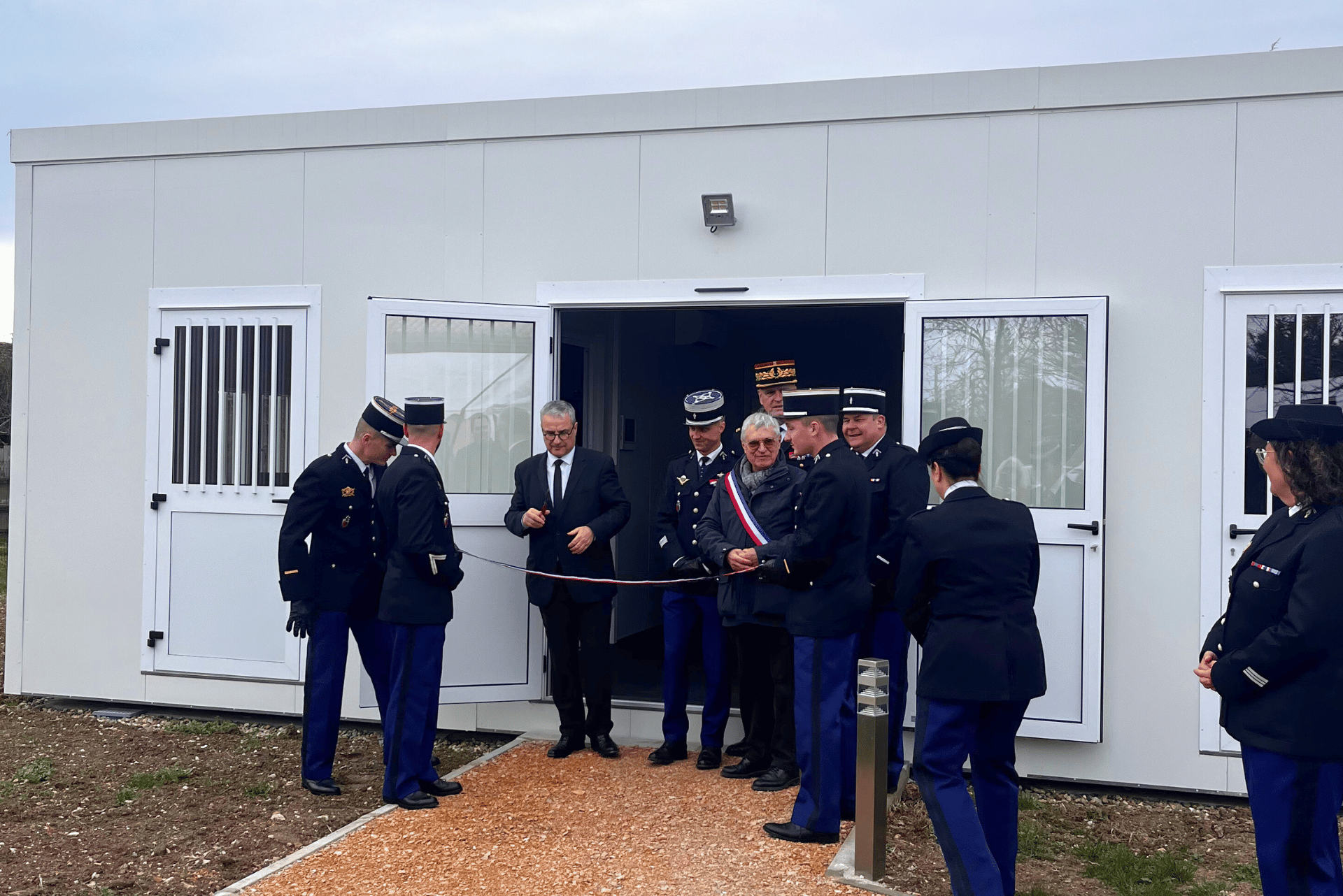 inauguration locaux modulaires gendarmerie castelnau de montmiral bureaux modulaires